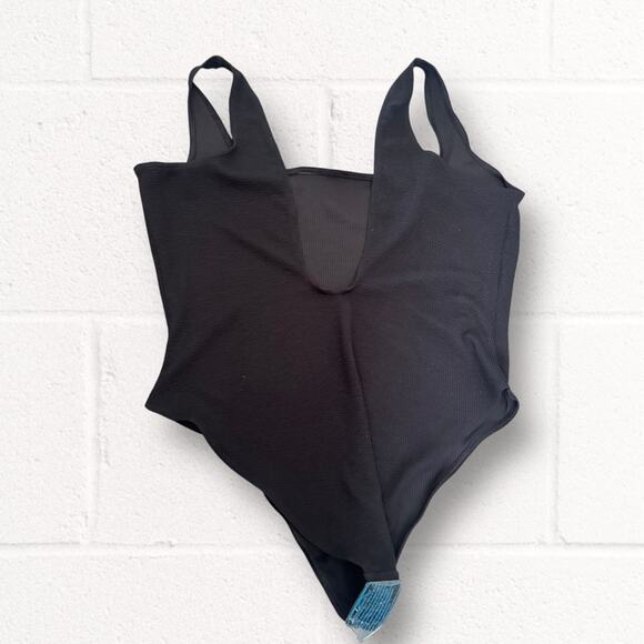 NEW ASOS Design square neck black plus size one size swimsuit, XXL - Picture 4 of 7